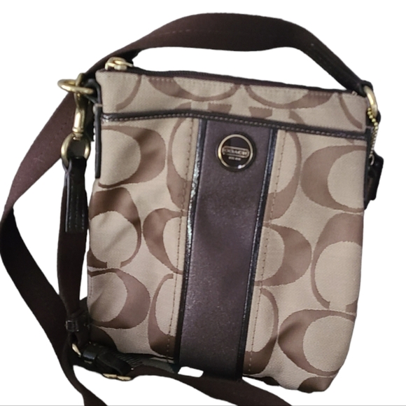 Coach Handbags - Coach crossbody purse bag